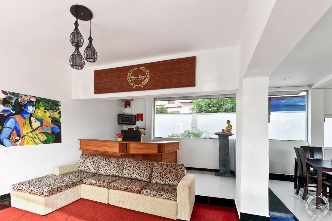 White Land City Hotel ダンブッラ エクステリア 写真
