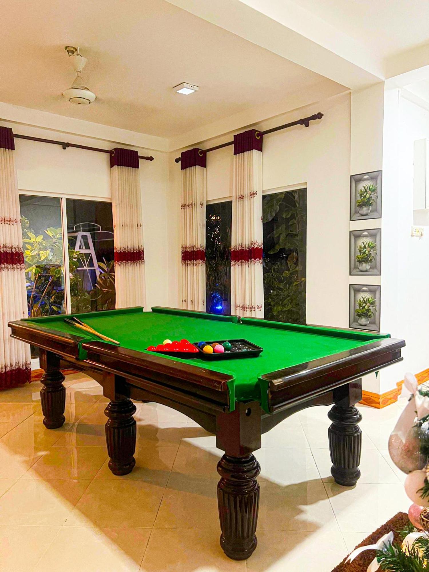 White Land City Hotel ダンブッラ エクステリア 写真
